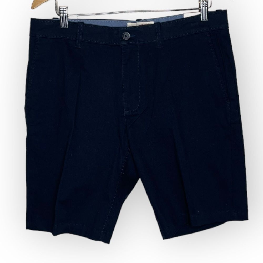 The Original Penguin Shorts size 33
